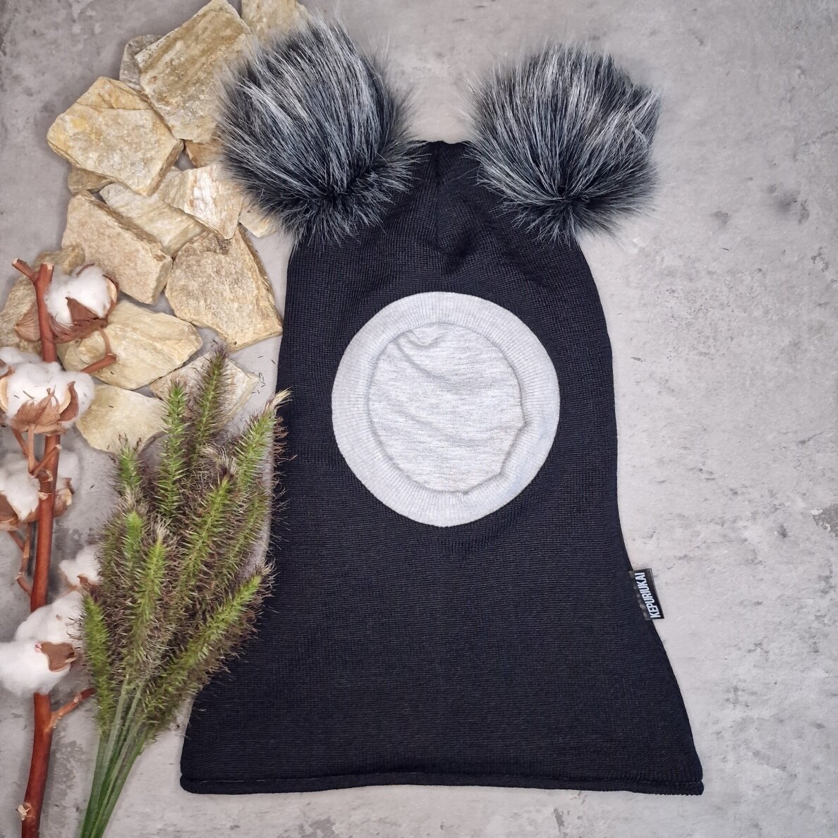 šaltuko nubučiuotas merino vilnos šalmukas  NAKTIS be bumbulų