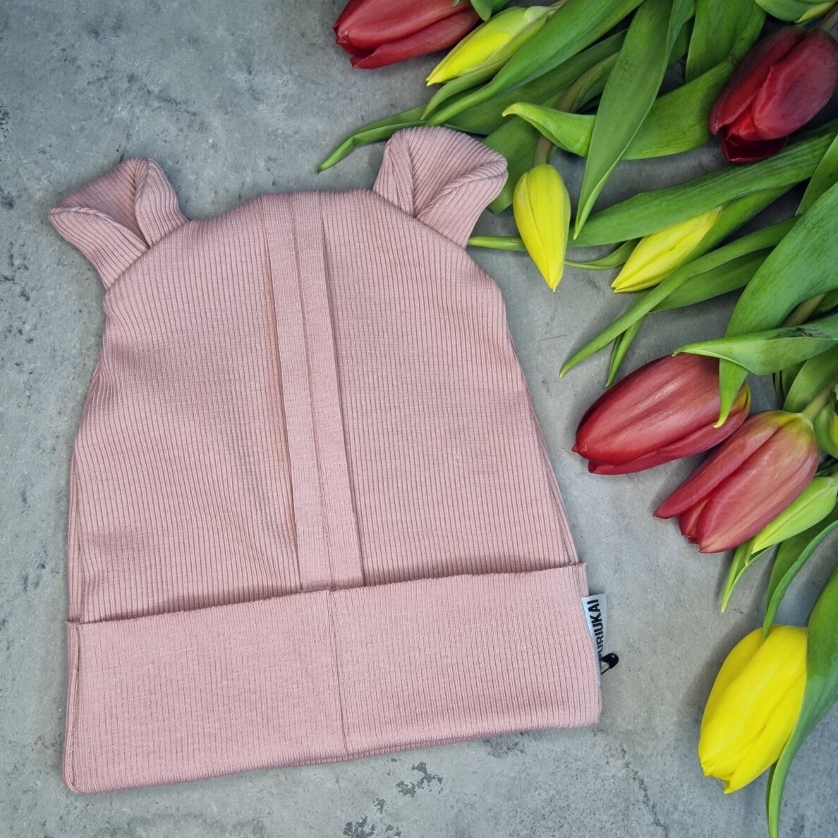 RIB CUTE  kepuriukas su ausytėmis PELENŲ ROŽĖ 2